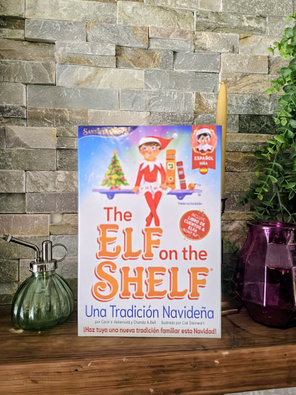 The Elf on the Shelf: Una Tradición Navideña – Edición en Español (Elfa Niña)